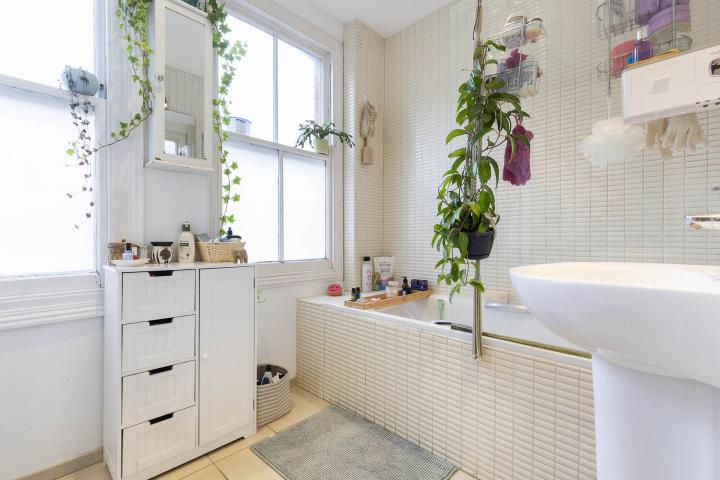 Modern Apartment with Private Roof Terrace Ebbsfleet Road , Kilburn